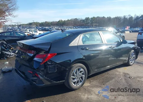 2024 Hyundai Elantra Sel z USA, uszkodzony, nr VIN KMHLM4DG5RU813979